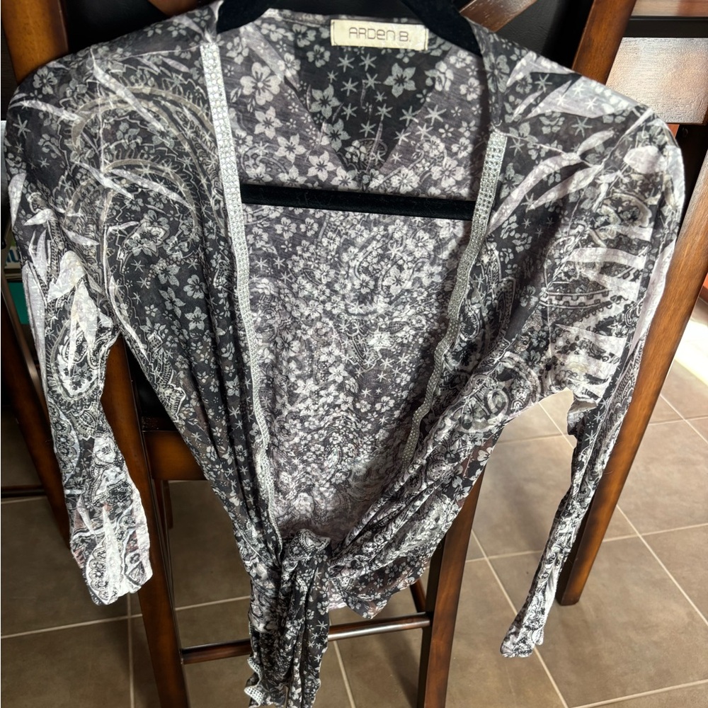 Arden B Black and White Sheer Floral wrap with silver pretty edge